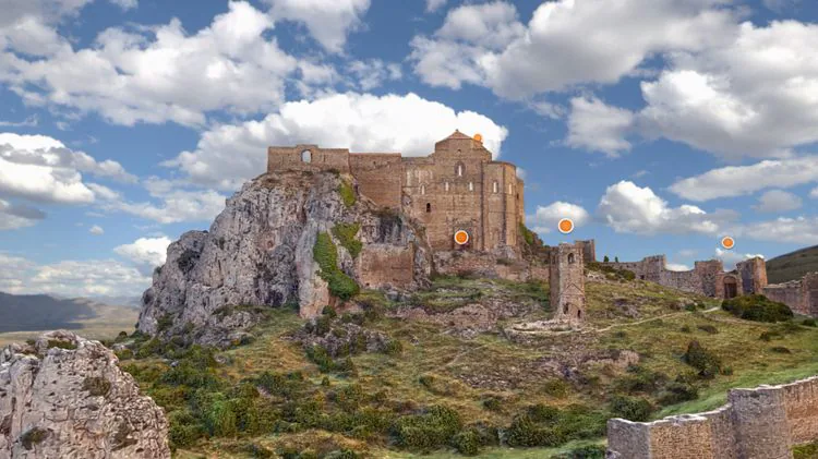 Castillo de Loarre con puntos de interés interactivos